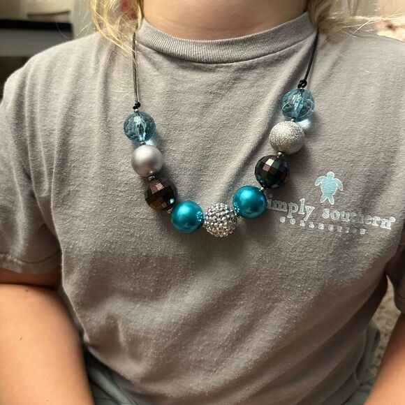 Chunky blue, teal, navy, silver pearl toddler/girl necklace - Picture 3 of 3